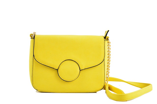 žlutá taška